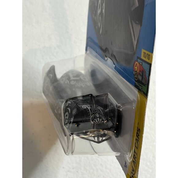 Hot Wheels Cloak & Dagger Art Cars 10/10 Special Feature Diecast 1:64 - Picture 9 of 10